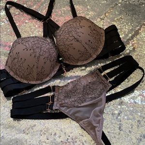 Victoria's Secret Very Sexy Strappy Set